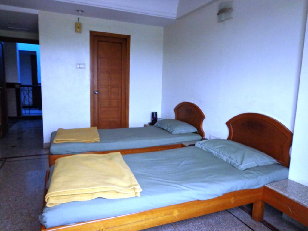 Hotel Abha International Bhuj Room photo