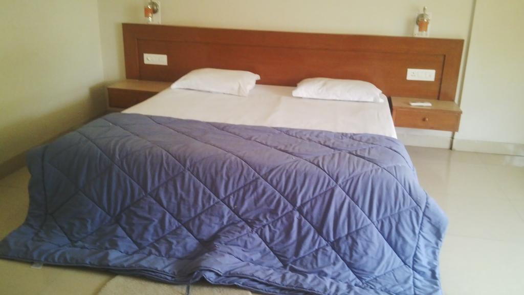 Hotel Abha International Bhuj Room photo