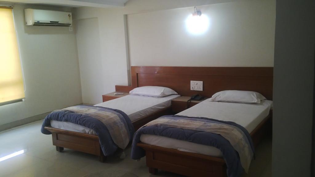 Hotel Abha International Bhuj Room photo