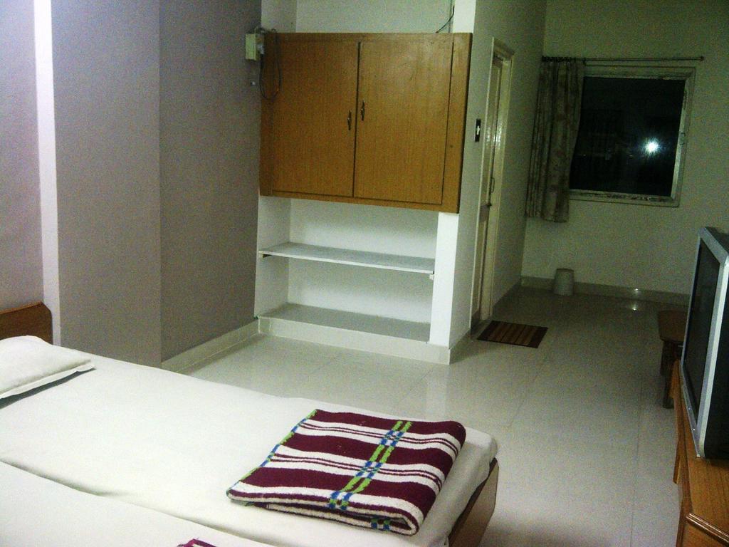 Hotel Abha International Bhuj Room photo